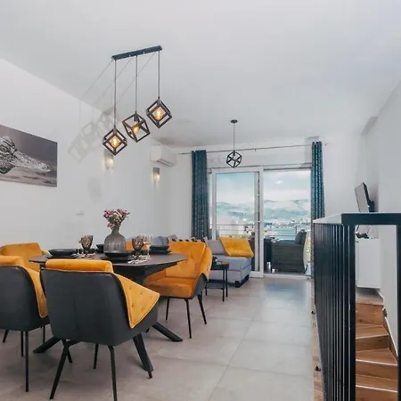 Fuer 5 Personen In Okrug Gornji, Dalmatien Appartement *